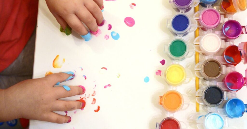 Finger painting activity to learn colors